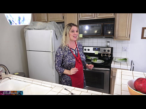 ❤️ A madrasta o ordenha na cozinha antes de sua data ❤️ Porno real vídeo em nós pt-br.porngifmag-com.ru