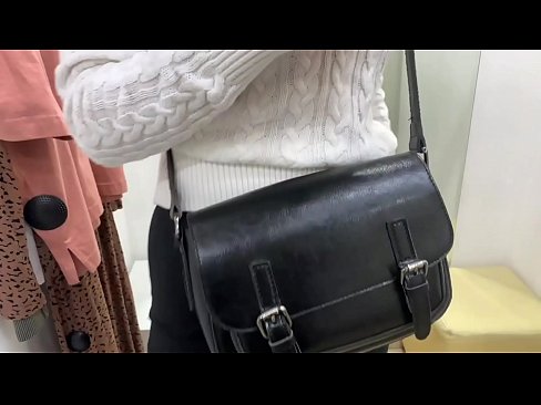 ❤️ Masturbação pública da jovem cadela FeralBerry com um dildo no provador ❤️ Porno real vídeo em nós pt-br.porngifmag-com.ru